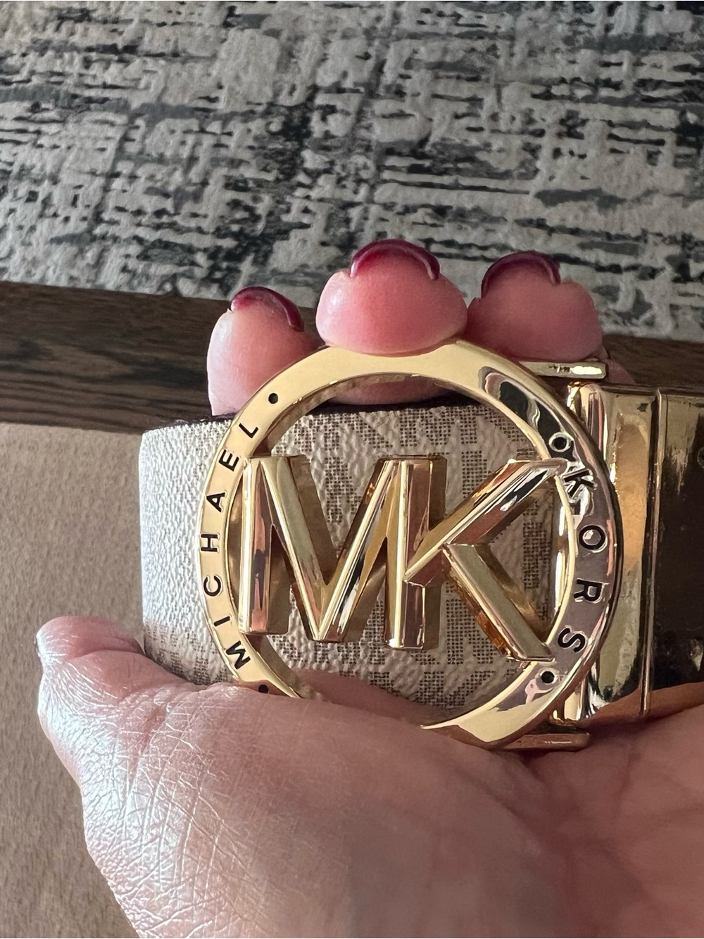 Michael Kors Womens Saffiano Reversible 41mm Belt w/ Gold MK Circle Buckle